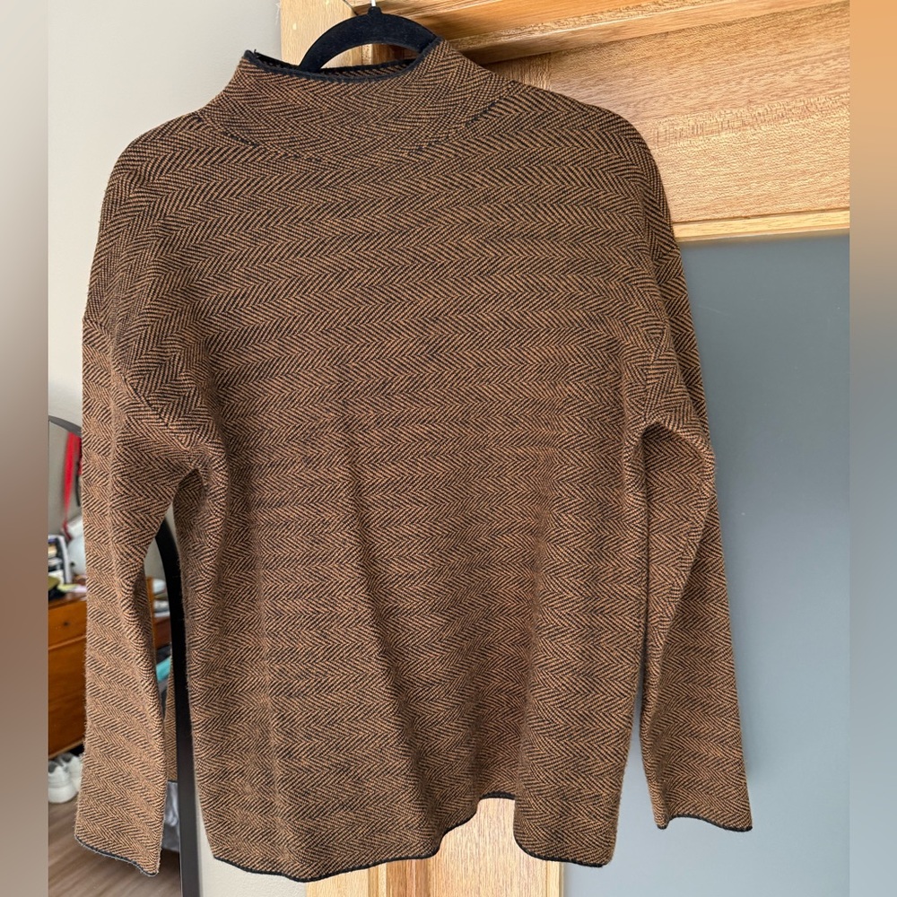 Tahari Black and Brown Herringbone Sweater